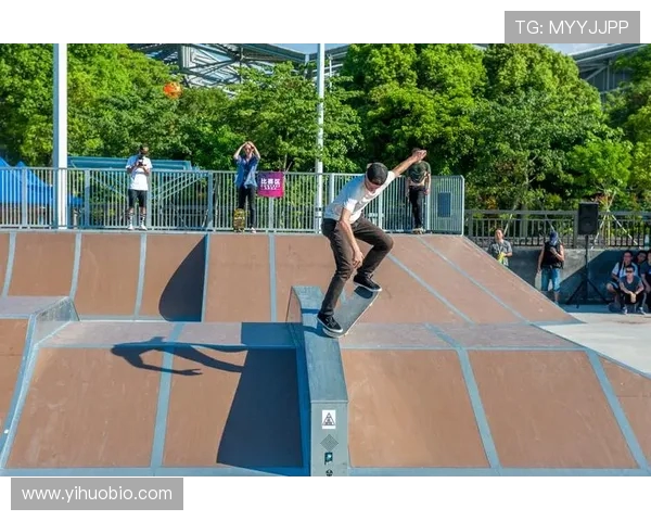 极限运动探秘：成都极限运动队如何锻造超凡耐力与团队精神